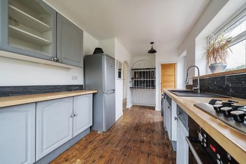 33 Dewlands, Godstone, RH9 8BS
