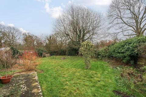 33 Dewlands, Godstone, RH9 8BS