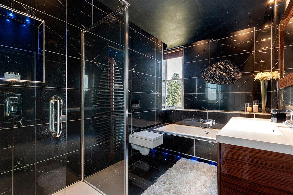 En Suite Bathroom