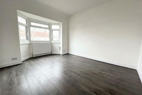 3 bedroom semi-detached house to rent, Leyburn Road, Edmonton, N18
