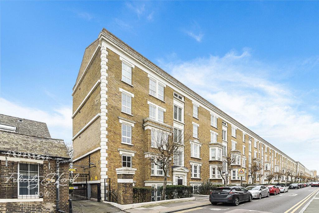 Wilmot Street, London, E2 2 bed apartment for sale £500,000