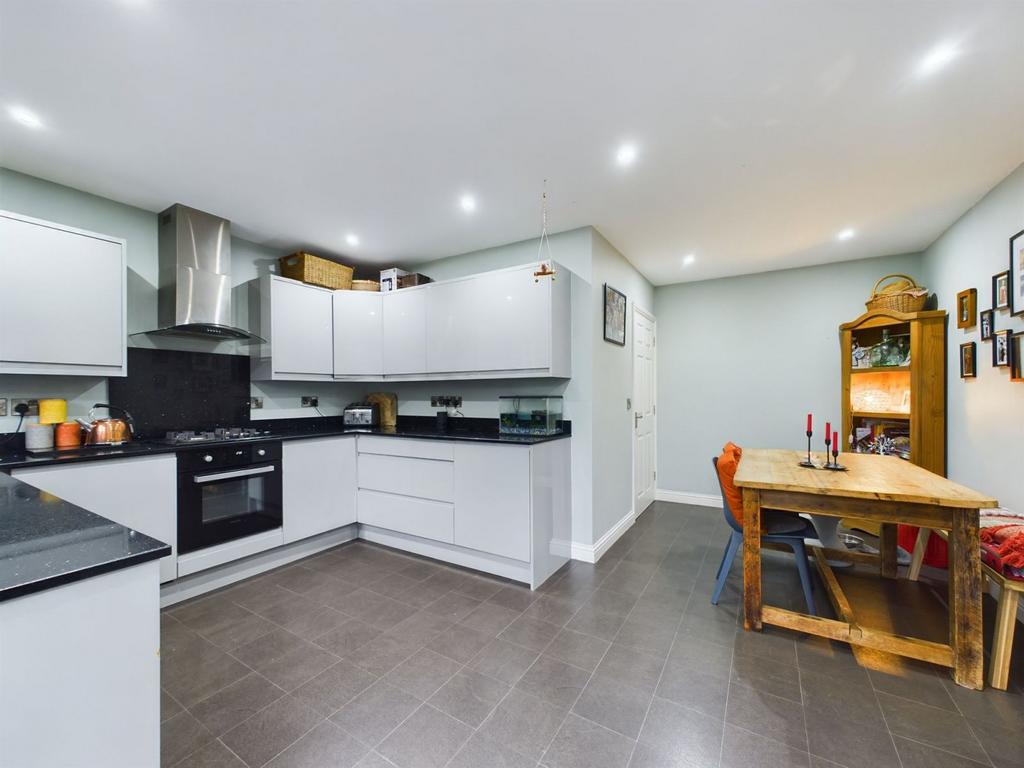 Kitchen / dining room