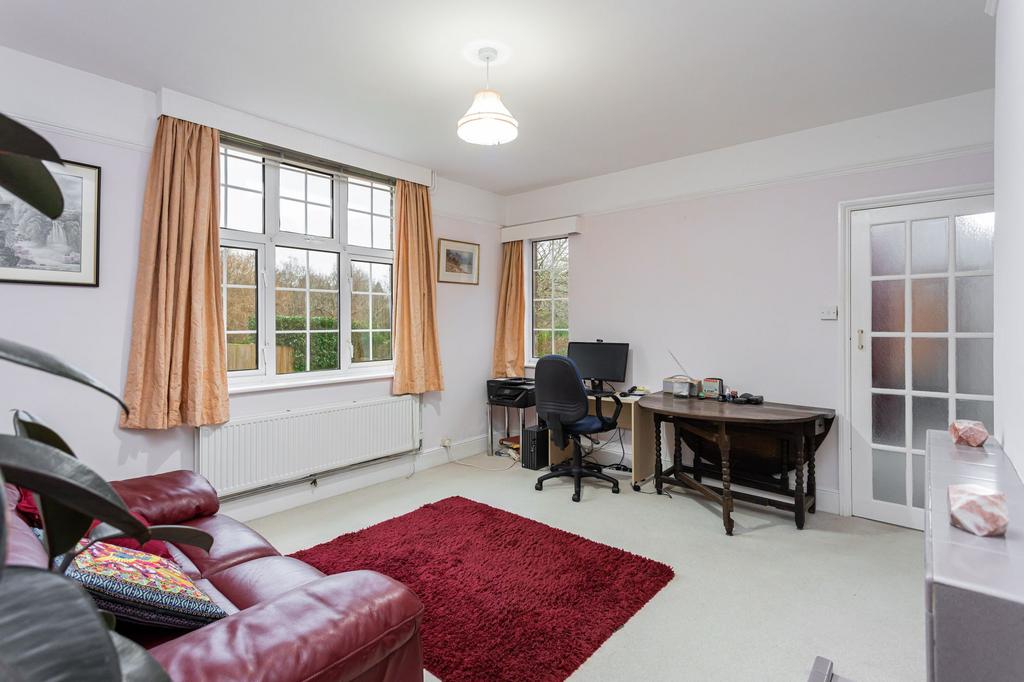 Parrock Lane, Hartfield TN7 2 bed detached bungalow £635,000
