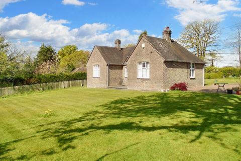 2 bedroom detached bungalow for sale, Parrock Lane, Hartfield TN7