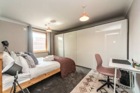 1 bedroom apartment for sale, Sidney Street, London E1