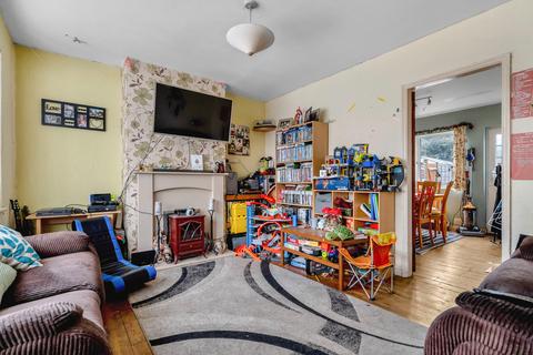 139 Fengate, Peterborough, PE1 5BH