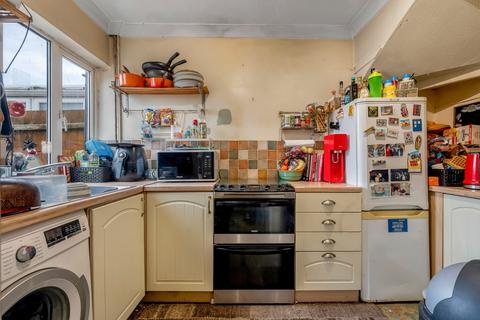 139 Fengate, Peterborough, PE1 5BH