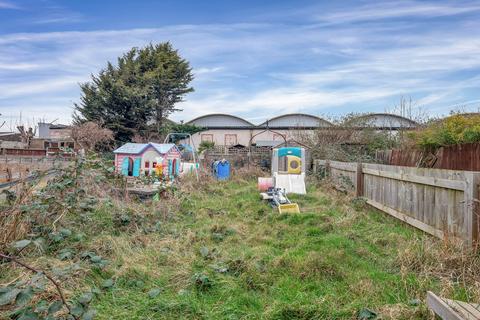 139 Fengate, Peterborough, PE1 5BH