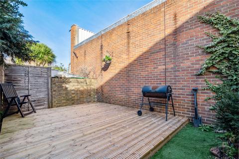 20b Ramsden Road, London, SW12 8QY