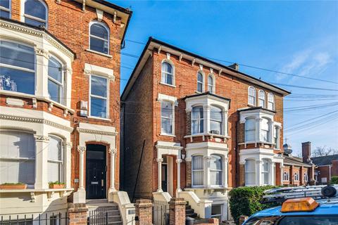 20b Ramsden Road, London, SW12 8QY