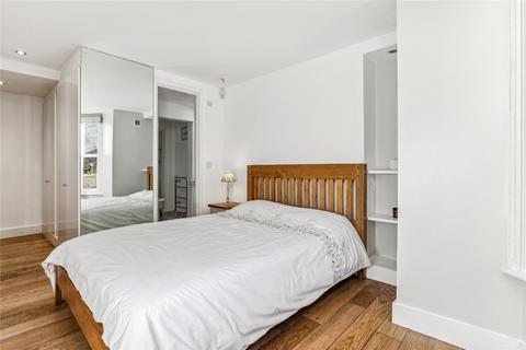 20b Ramsden Road, London, SW12 8QY