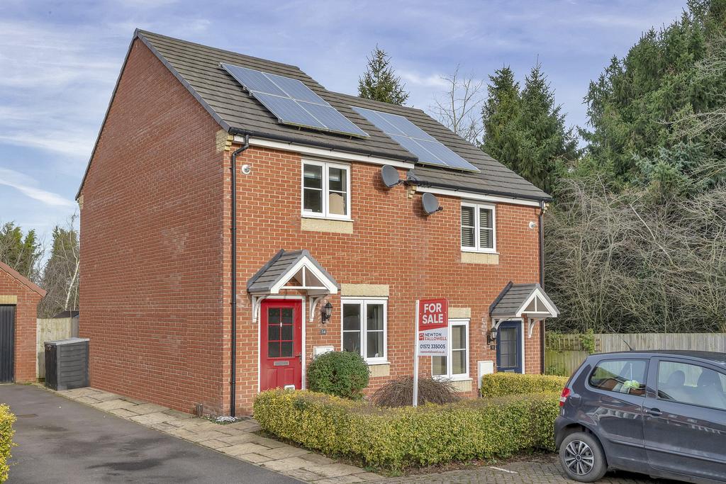 North Brook Close, Greetham 2 bed semidetached house for sale £200,000