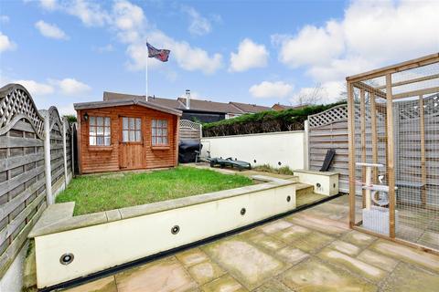 29 Adelphi Crescent, Hornchurch, RM12 4JY