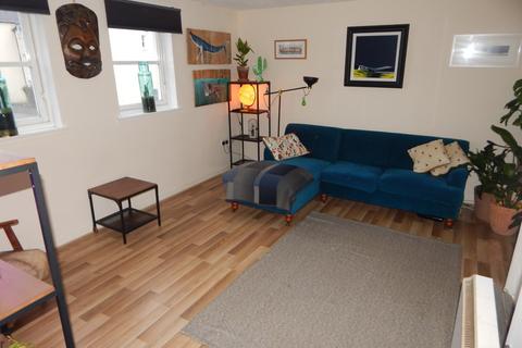 2 bedroom flat for sale, Sraid Nicconnich, Broadford IV49