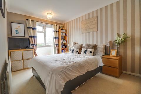 8 Cheddar Close, Southampton, SO19 2EZ