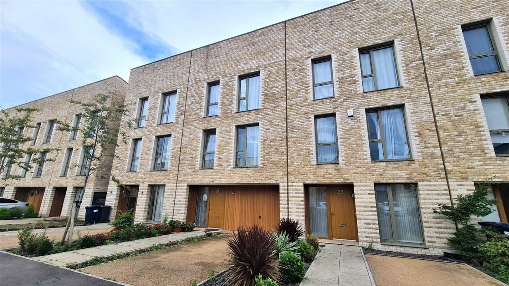 Edgware, Middlesex HA8 4 bed townhouse for sale £699,950