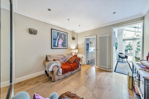 24 Avenue Road, Kingston Upon Thames, KT1 2RB