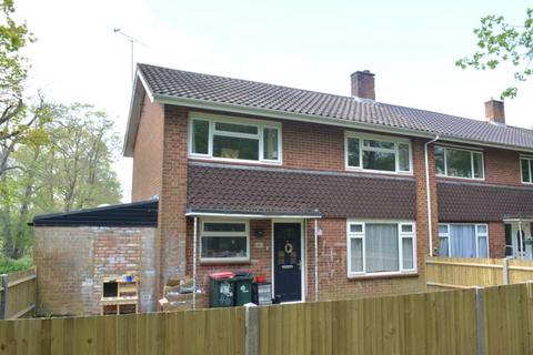 3 bedroom end of terrace house for sale, Forest View, Furnace Green, RH10