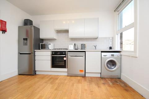 3 bedroom flat to rent, Huddleston Road, Tufnell Park, N7