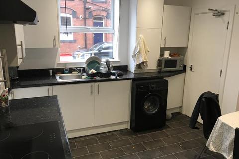 4 bedroom terraced house to rent, Granby Place, Leeds LS6
