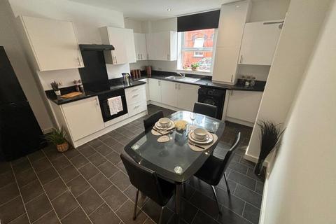 4 bedroom terraced house to rent, Granby Place, Leeds LS6