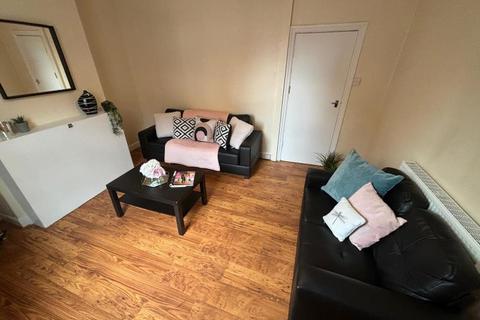 4 bedroom terraced house to rent, Granby Place, Leeds LS6