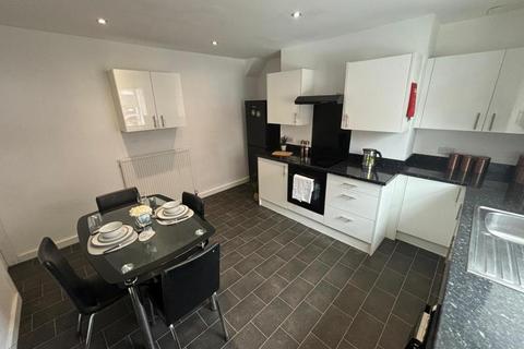 4 bedroom terraced house to rent, Granby Place, Leeds LS6