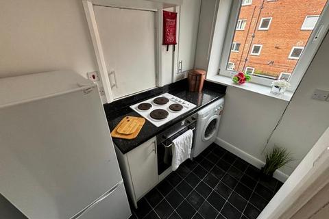 Studio to rent, Cumberland Court, Leeds LS6