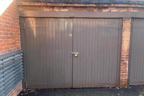 Garage to rent, Cumberland Court, Leeds LS6