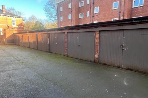 Garage to rent, Cumberland Court, Leeds LS6