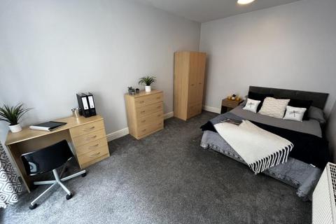 4 bedroom terraced house to rent - Cumberland Road, Leeds LS6
