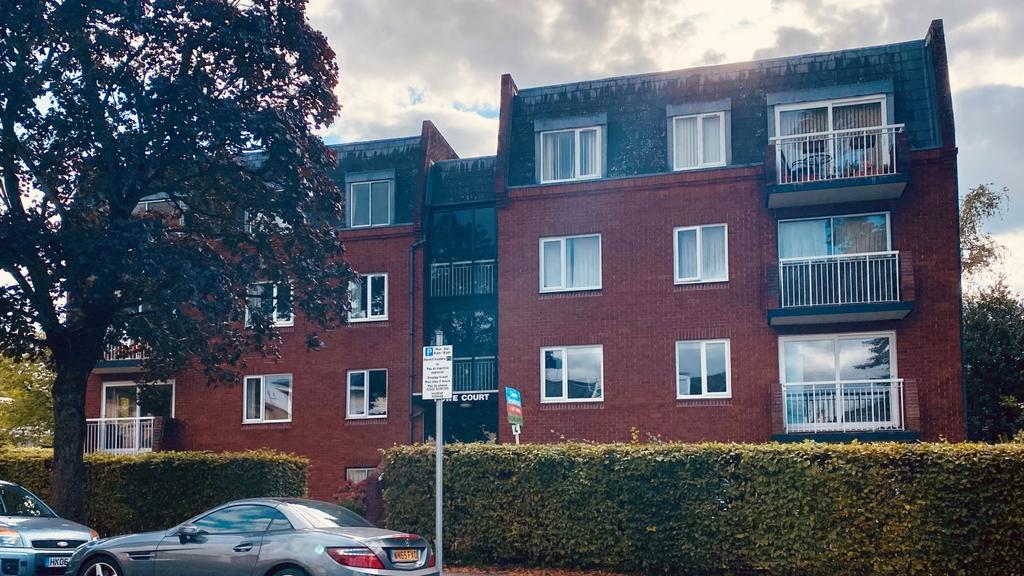 10 Rowe Court front