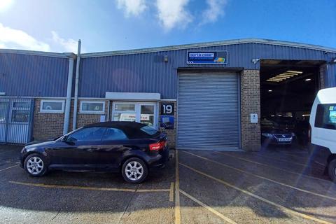 Warehouse to rent, Unit 19 West Howe Industrial Estate, Elliott Road, Bournemouth, BH11 8JU