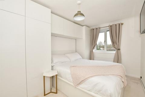 18 Weald Hall Lane, Thornwood, Epping, CM16 6NB