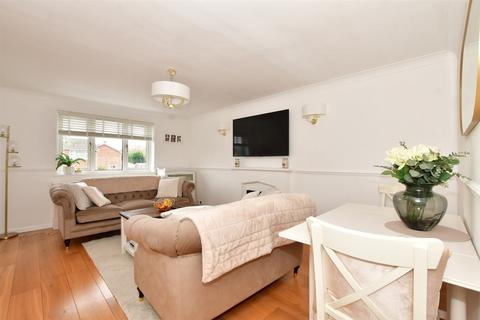 18 Weald Hall Lane, Thornwood, Epping, CM16 6NB