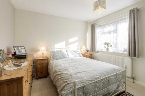 19 Harkness Close, Bletchley, Milton Keynes, MK2 3NB