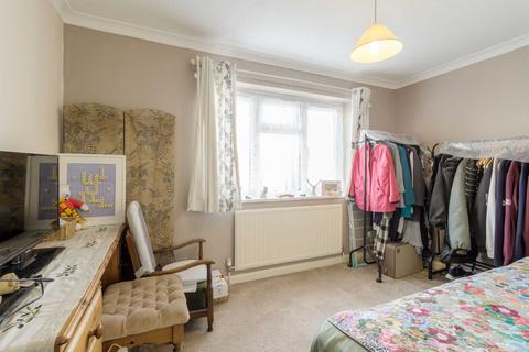 19 Harkness Close, Bletchley, Milton Keynes, MK2 3NB