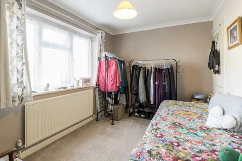 19 Harkness Close, Bletchley, Milton Keynes, MK2 3NB