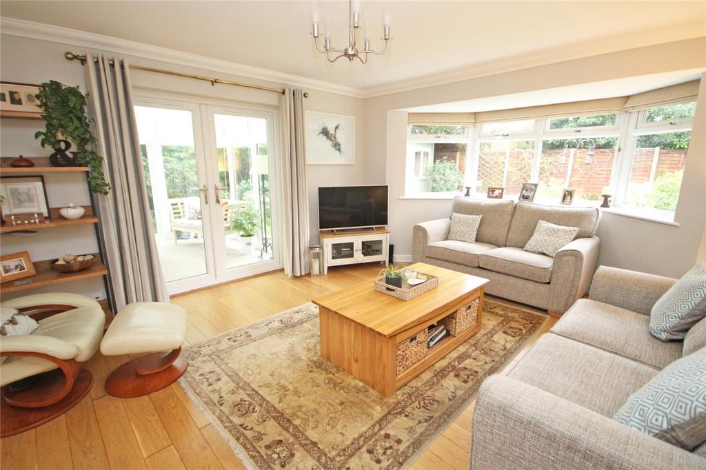 York Avenue, New Milton, Hampshire, BH25 2 bed bungalow for sale £510,000