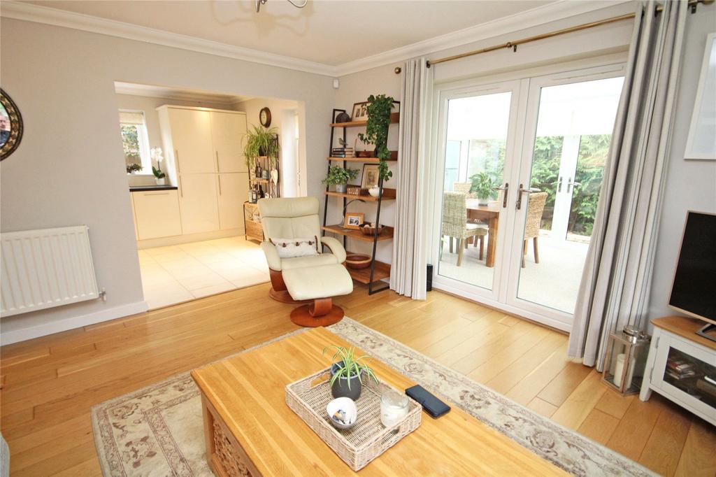 York Avenue, New Milton, Hampshire, BH25 2 bed bungalow for sale £510,000