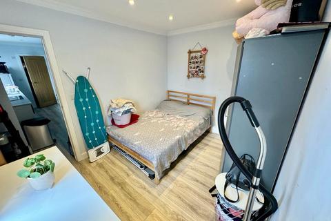 1 bedroom flat to rent - Leabridge Road, E10
