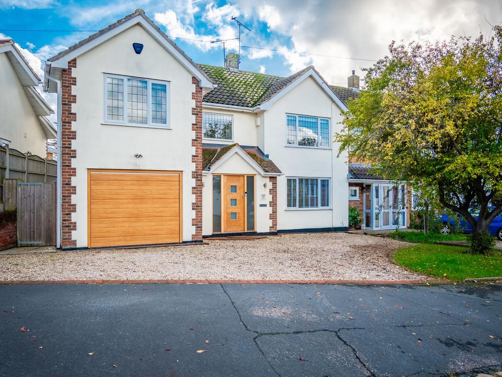 Rayleigh, Rayleigh SS6 4 bed semidetached house for sale £600,000