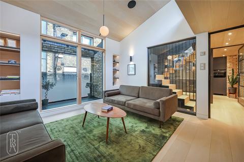 14 Voss Street, London, E2 6JE