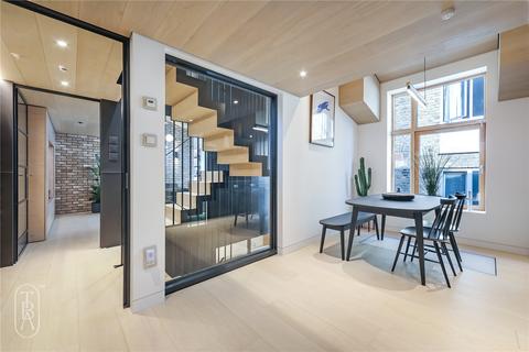14 Voss Street, London, E2 6JE