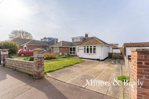 2 bedroom semi-detached bungalow for sale - Norwich Road, Caister-On-Sea, NR30