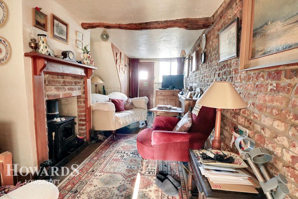 Saxon Road, Pakefield 2 bed terraced house for sale £200,000