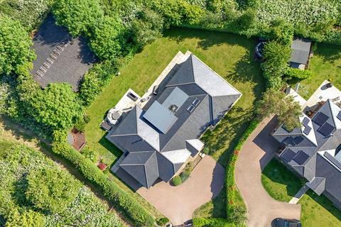 5 bedroom bungalow for sale, Hilltop Farm, Hertfordshire WD4