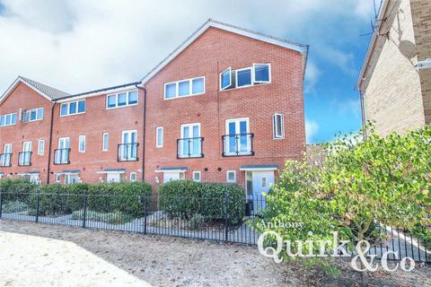 27 Military Close, Shoeburyness, Southend-on-sea, SS3 8EG
