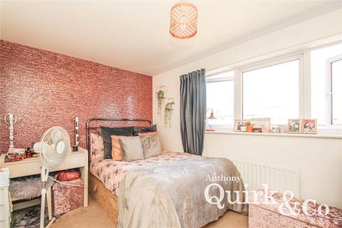 27 Military Close, Shoeburyness, Southend-on-sea, SS3 8EG