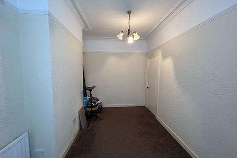 2 bedroom end of terrace house for sale, Arenig Street, Bala